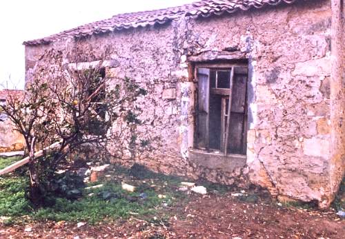 Original house front room plus storage. Single storey. No toilet.