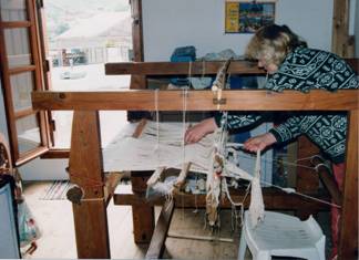 Crete. Weaving. Loom. Heddles.